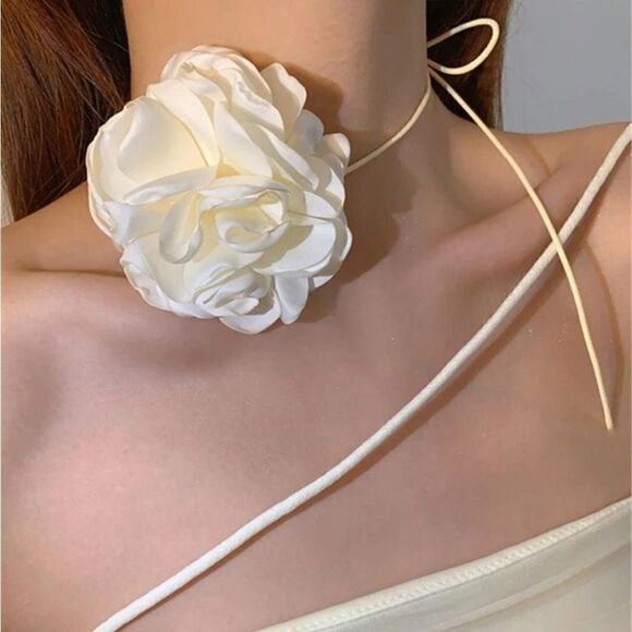 Cream flower choker S410 - Picture 1 of 4